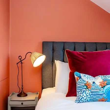 Dragon Luxury At 8 Albyn Place