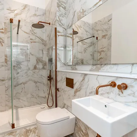 Dragon Luxury At 8 Albyn Place Edinburg