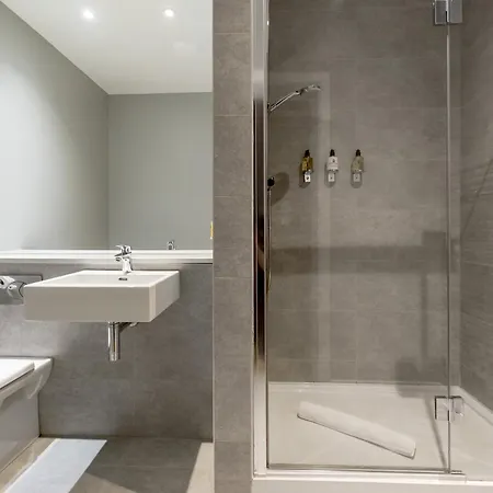 Destiny Scotland At Canning Street Lane * Edimburgo