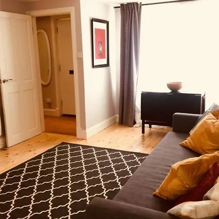 Apartment Joivy Warm & Welcoming Flat Near Castle