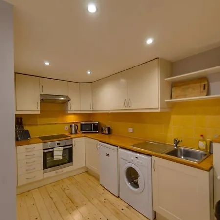 Apartment Joivy Warm & Welcoming Flat Near Castle *