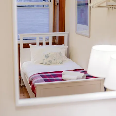 Beautiful Spacious Ground Floor Newington Flat Апартаменты