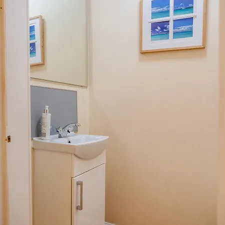 Beautiful Spacious Ground Floor Newington Flat * EDI