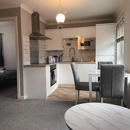 Flat With Double Sized Bed Apartment Edinburgh