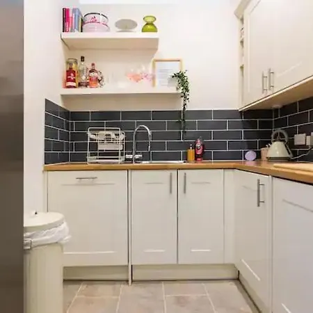 Emilys Apartment Edinburgh