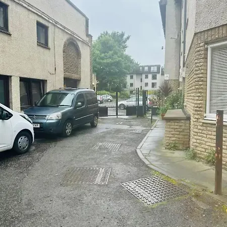 Cozy Flat Near Castle And With Free Private Parking