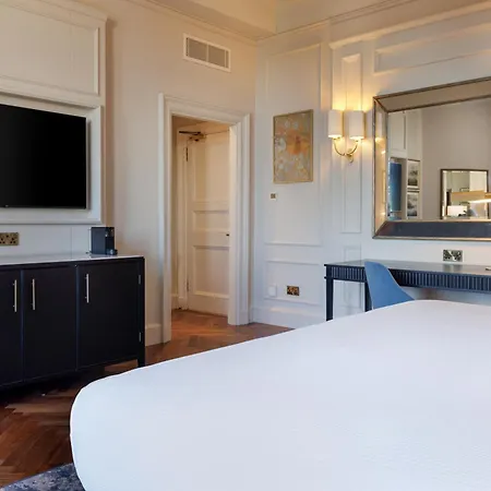 מלון The Caledonian Edinburgh, Curio Collection By Hilton 5*