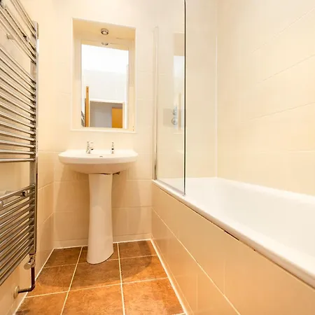 Joivy Charming Flat Near St Giles * Edinburg