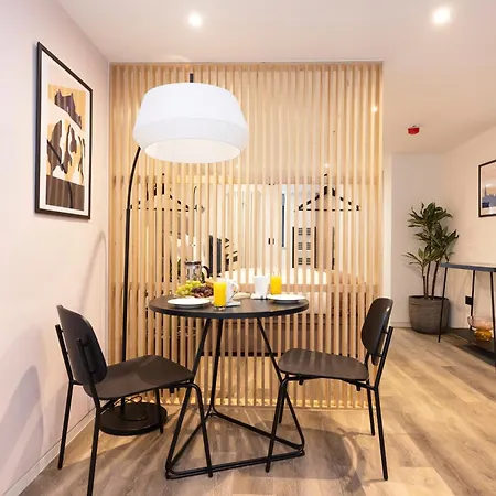Charming Near Holyrood Park & Calton Hill