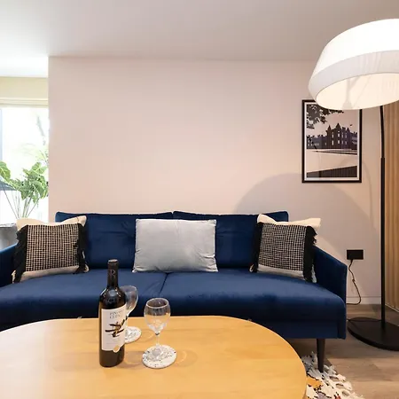 Charming Near Holyrood Park & Calton Hill Appartement *
