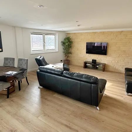 Km Granton Apartment