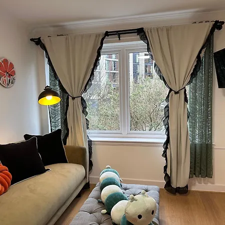 Stylish One Bedroom Edinburgh