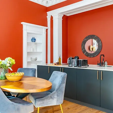 Dragon Luxury At 9 Albyn Place *