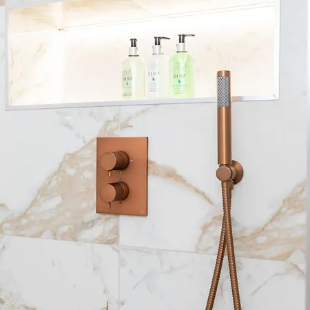 Dragon Luxury At 8 Albyn Place