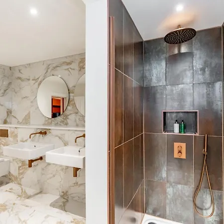 Dragon Luxury At 8 Albyn Place *