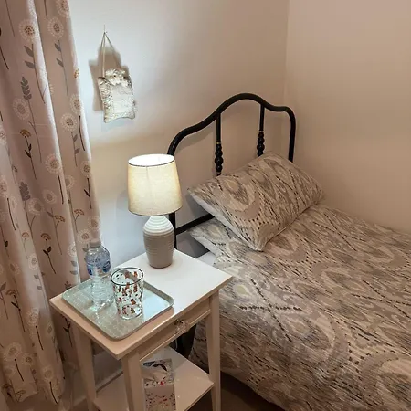 Single With Beautiful Garden Homestay Edinburgh
