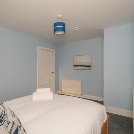 Charming Family House In Rosewell - Pass The Keys Holiday home *