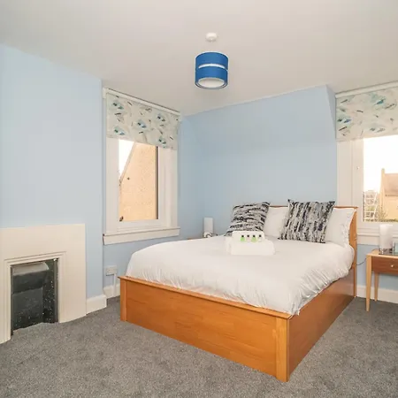 Charming Family House In Rosewell - Pass The Keys 펜션 *