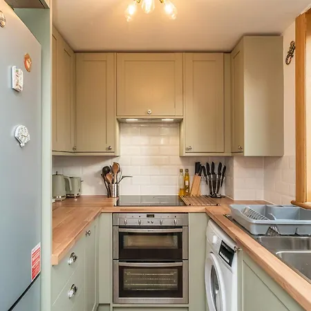 1 Bedroom Beachside Pass The Keys * Edinburgh