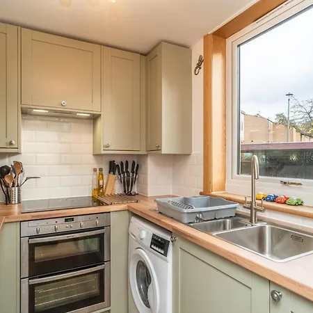 1 Bedroom Beachside Pass The Keys Apartment Edinburgh