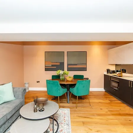 Dragon Luxury At 9 Albyn Place Edinburgh