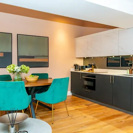 Dragon Luxury At 9 Albyn Place