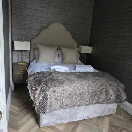 2 Bedroom Sofa Bed In Livingroom Castle View 1st Floor Sleeps 6 Apartmán
