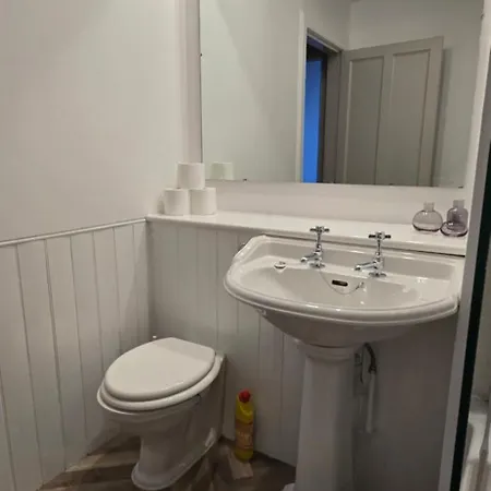 2 Bedroom Sofa Bed In Livingroom Castle View 1st Floor Sleeps 6 Apartment *