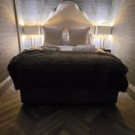 2 Bedroom Sofa Bed In Livingroom Castle View 1st Floor Sleeps 6