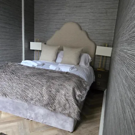 Lägenhet 2 Bedroom Sofa Bed In Livingroom Castle View 1st Floor Sleeps 6 *
