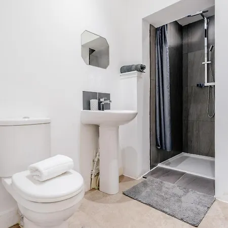 Cozy-free Parking-12 Mins Center