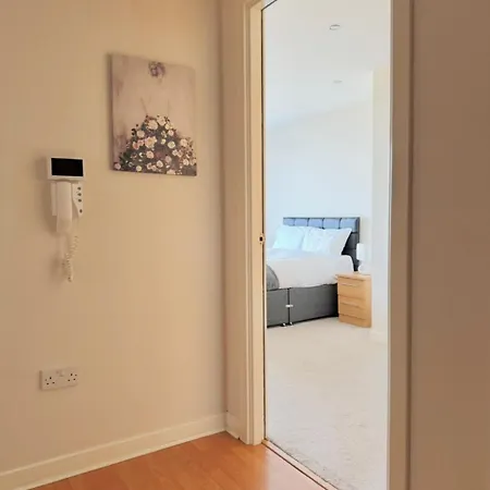 Modern Two Bedroom * Edinburgh