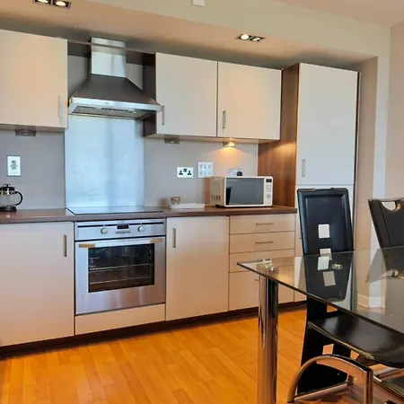 Apartment Modern Two Bedroom *