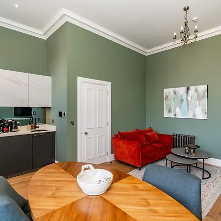 Dragon Luxury At 9 Albyn Place * Edinburgh