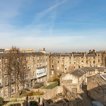 Dragon Luxury At 9 Albyn Place