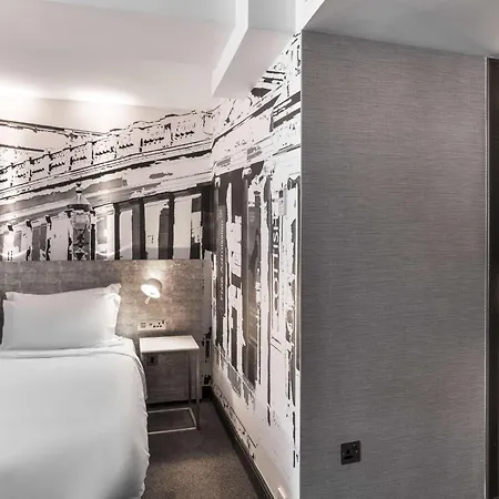 Hotell Radisson Blu Hotel, Centre 4*
