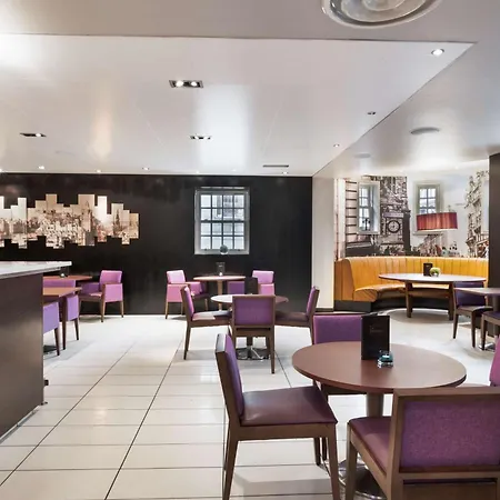 Radisson Blu Hotel, Centre מלון