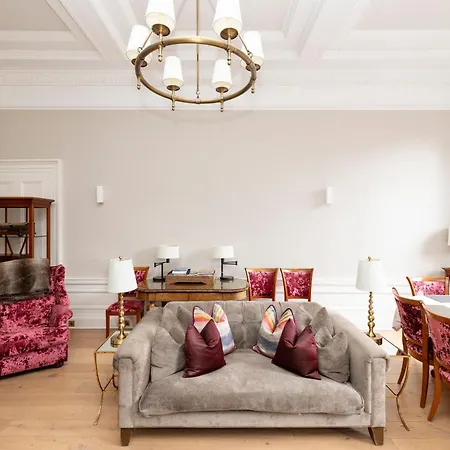 Joivy Ultra Luxe Near Princes Street 公寓