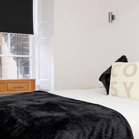 Apartment Joivy 3br Flat In Haymarket With Free Parking