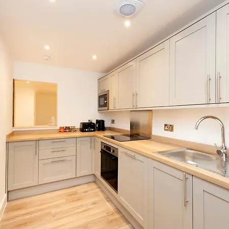 Joivy 3br Flat In Haymarket With Free Parking Apartment *