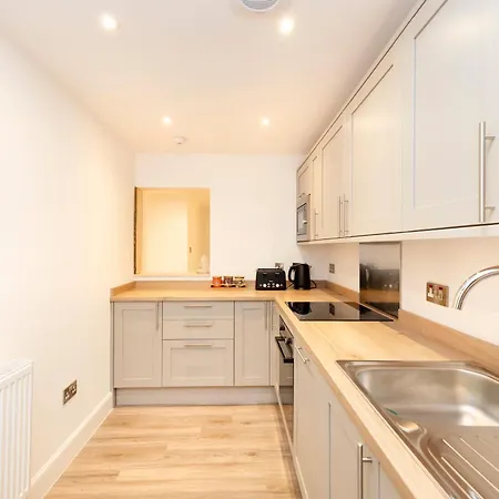 Joivy 3br Flat In Haymarket With Free Parking *