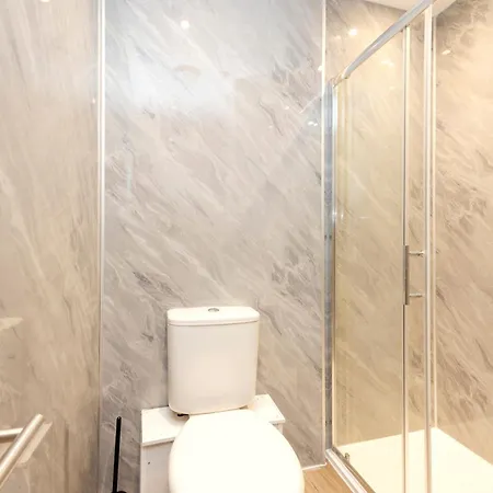 Joivy 3br Flat In Haymarket With Free Parking Apartment *