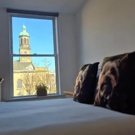 Apartment Old Town - Royal Mile Neighbour 2-bed, 2-bath Edinburgh