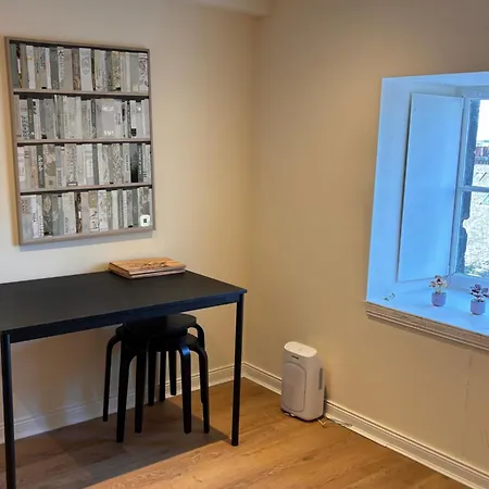 The Shore Modern 2 Bedroom Edinburgh