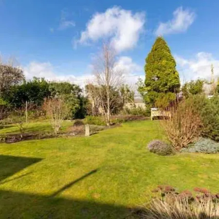 Amulree, Villa Edinburgh