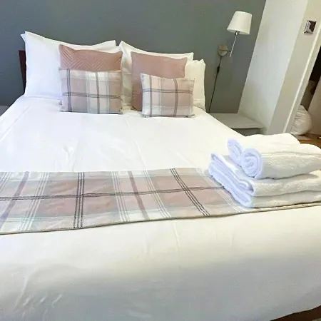 Sunshine On Leith * Edinburg