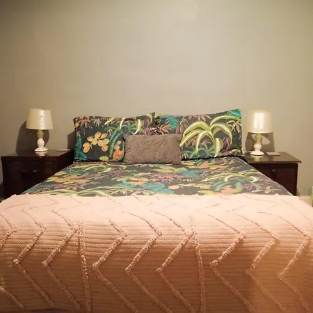 1 Bedrooms Flat In Haymarket, Heart Of Flat Sleeps 4 , Appartamento *