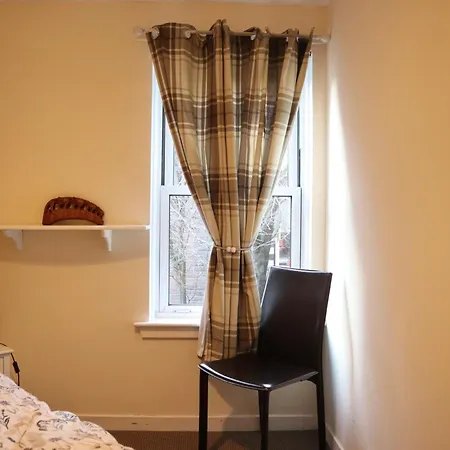 3 Bedrooms Flat In Old Town Sleeps 6 Apartmán