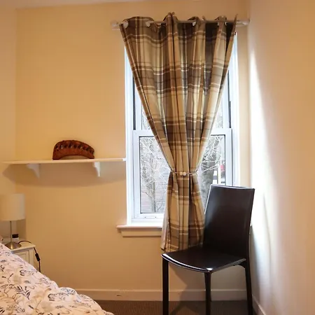 Apartment 3 Bedrooms Flat In Old Town Sleeps 6