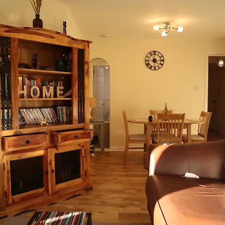 Apartment 3 Bedrooms Flat In Old Town Sleeps 6 *